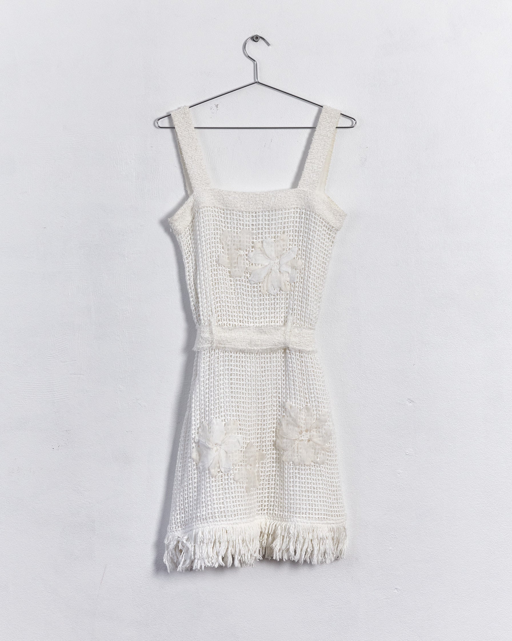 chanel white crochet dress CHANEL RUNWAY SEXY ICONIC CROCHET WHITE MINI DRESS FR 38