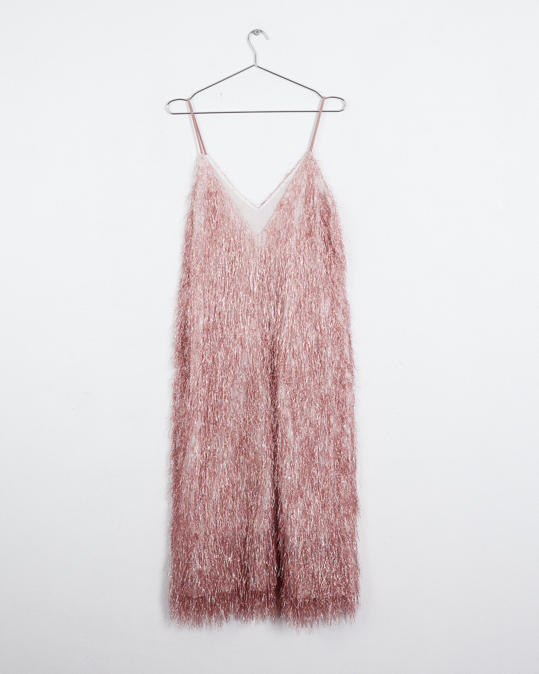 raey dress pink Today were asking the million dollar question: does this print wear me?! This Raey dress has a gorgeous open back and hits at just the right length but the print and colours are a bit overwhelming...
